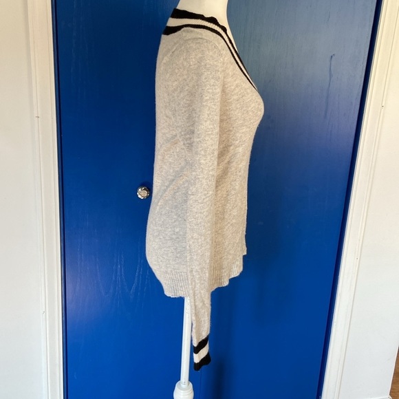 Margaret O'Leary V Neck Varsity Stripe Cashmere Sweater Grey Blue Size Medium - Picture 7 of 14
